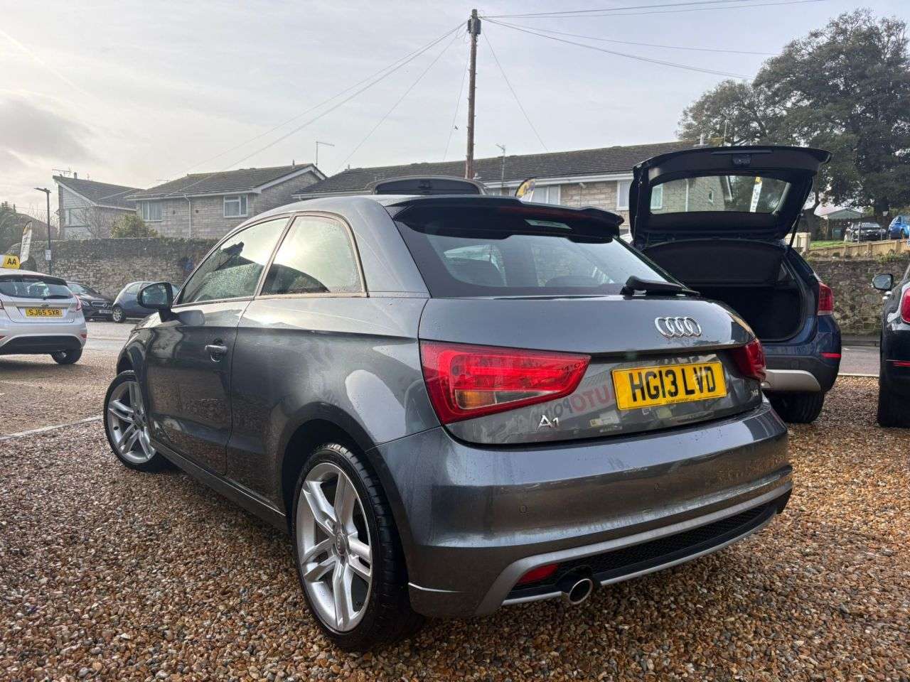 A 2013 AUDI A1 1.6 TDI S line Hatchback 3dr Diesel Manual Euro 5 (s/s) (105 ps) A 2013 AUDI A1 1.6 TDI S line Hatchback 3dr Diesel Manual Euro 5 (s/s) (105 ps)