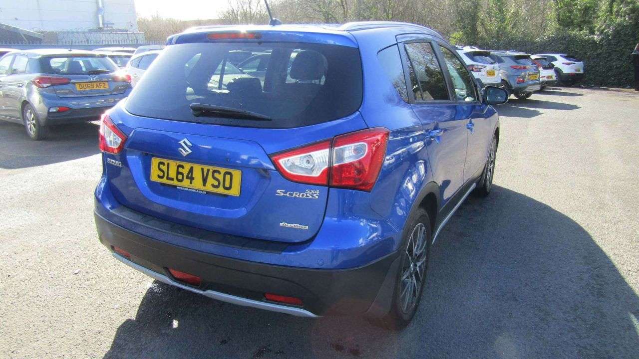 A 2014 SUZUKI SX4 S-CROSS 1.6 DDiS SZ5 SUV 5dr Diesel Manual ALLGRIP Euro 5 (s/s) (120 ps) A 2014 SUZUKI SX4 S-CROSS 1.6 DDiS SZ5 SUV 5dr Diesel Manual ALLGRIP Euro 5 (s/s) (120 ps)