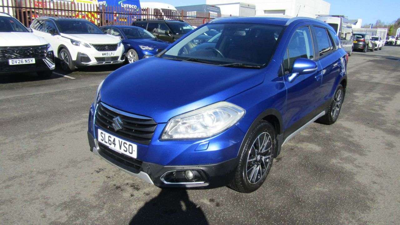 A 2014 SUZUKI SX4 S-CROSS 1.6 DDiS SZ5 SUV 5dr Diesel Manual ALLGRIP Euro 5 (s/s) (120 ps) A 2014 SUZUKI SX4 S-CROSS 1.6 DDiS SZ5 SUV 5dr Diesel Manual ALLGRIP Euro 5 (s/s) (120 ps)