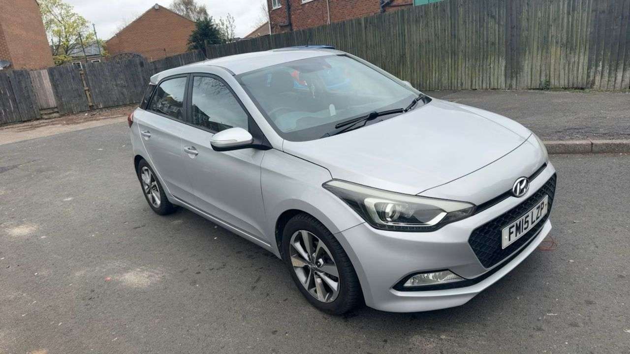 A 2015 HYUNDAI I20 1.2 Blue Drive SE Hatchback 5dr Petrol Manual Euro 6 (s/s) (84 ps) A 2015 HYUNDAI I20 1.2 Blue Drive SE Hatchback 5dr Petrol Manual Euro 6 (s/s) (84 ps)