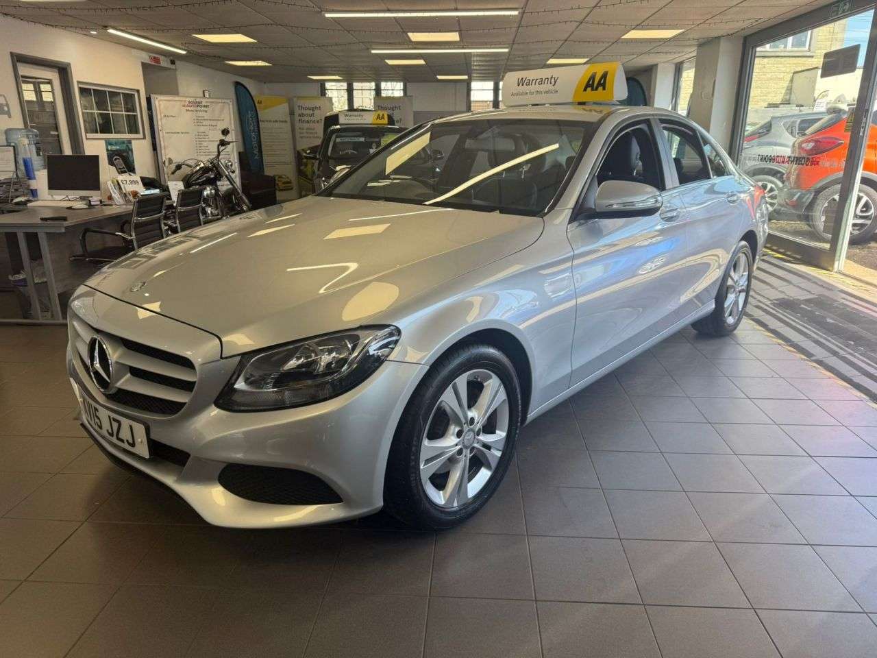 A 2015 MERCEDES-BENZ C-CLASS 2.0 C200 SE Saloon 4dr Petrol 7G-Tronic+ Euro 6 (s/s) (184 ps) A 2015 MERCEDES-BENZ C-CLASS 2.0 C200 SE Saloon 4dr Petrol 7G-Tronic+ Euro 6 (s/s) (184 ps)