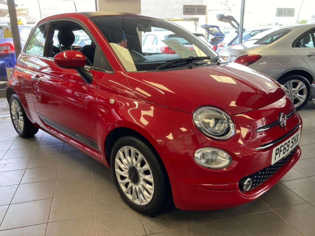 A 2019 FIAT 500 1.2 Lounge Hatchback 3dr Petrol Manual Euro 6 (s/s) (69 bhp) A 2019 FIAT 500 1.2 Lounge Hatchback 3dr Petrol Manual Euro 6 (s/s) (69 bhp)