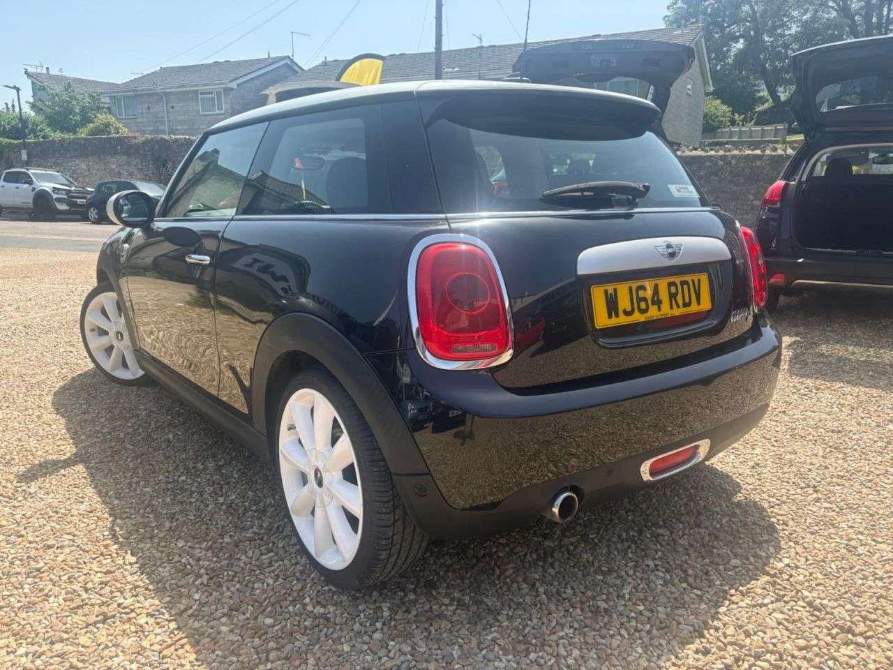 A 2014 MINI HATCH 1.5 Cooper D Hatchback 3dr Diesel Manual Euro 6 (s/s) (116 ps) A 2014 MINI HATCH 1.5 Cooper D Hatchback 3dr Diesel Manual Euro 6 (s/s) (116 ps)