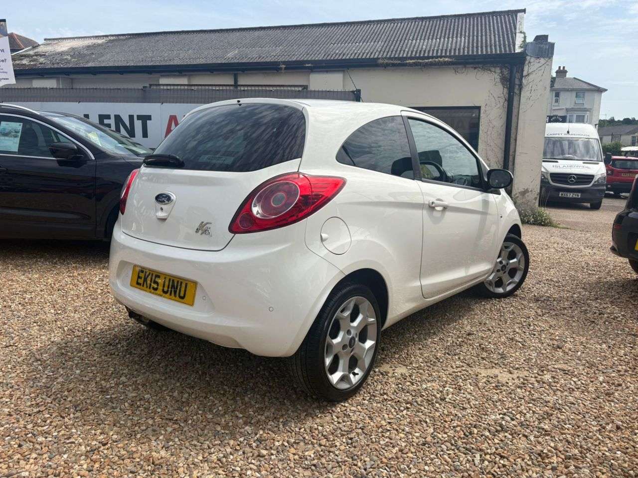A 2015 FORD KA 1.2 Zetec Hatchback 3dr Petrol Manual Euro 5 (s/s) (69 ps) A 2015 FORD KA 1.2 Zetec Hatchback 3dr Petrol Manual Euro 5 (s/s) (69 ps)