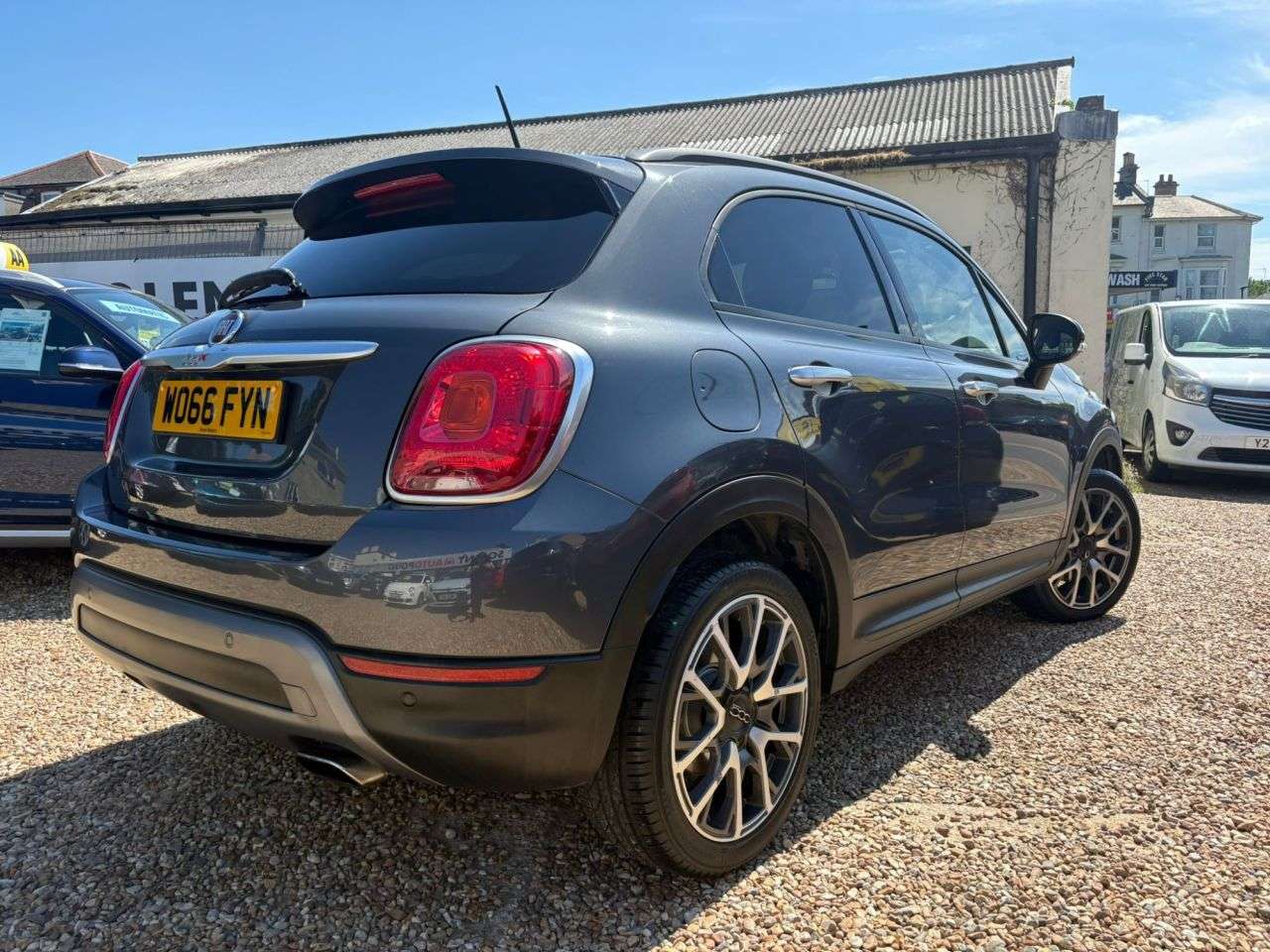 A 2016 FIAT 500X 1.4 MultiAir Cross Plus SUV 5dr Petrol Manual Euro 6 (s/s) (140 ps) A 2016 FIAT 500X 1.4 MultiAir Cross Plus SUV 5dr Petrol Manual Euro 6 (s/s) (140 ps)
