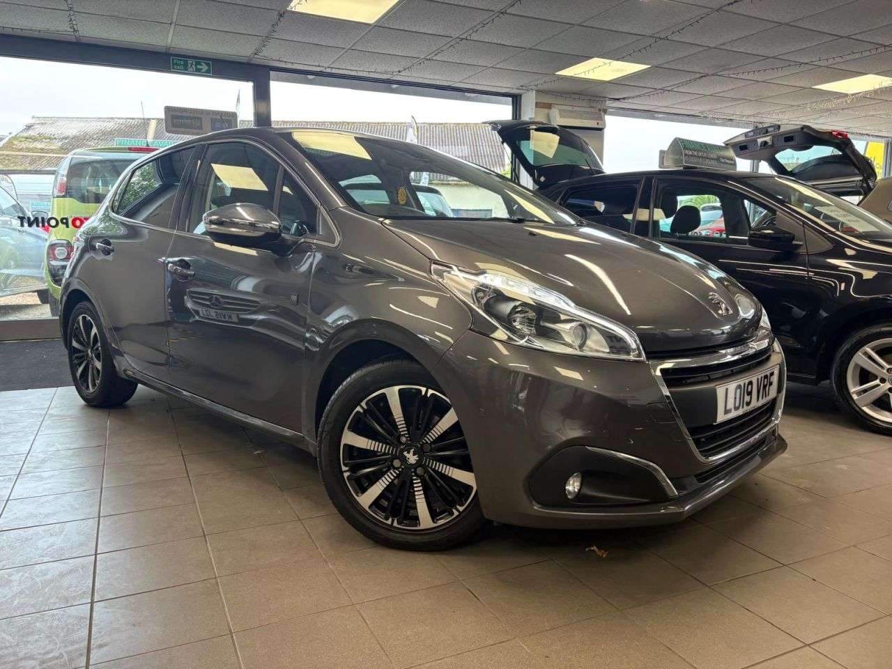 A 2019 PEUGEOT 208 1.2 PureTech Tech Edition Hatchback 5dr Petrol Manual Euro 6 (s/s) (82 ps) A 2019 PEUGEOT 208 1.2 PureTech Tech Edition Hatchback 5dr Petrol Manual Euro 6 (s/s) (82 ps)
