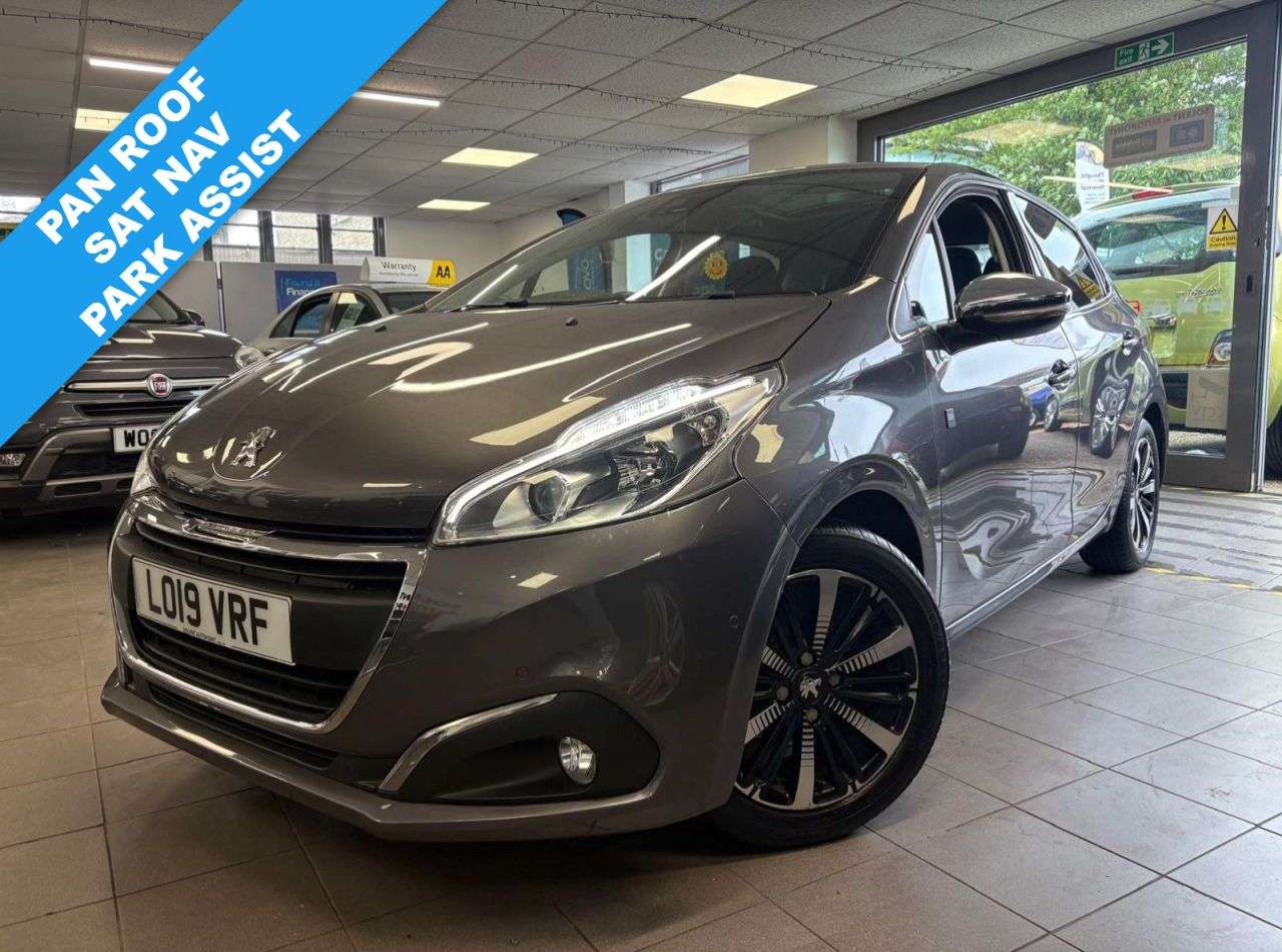 A 2019 PEUGEOT 208 1.2 PureTech Tech Edition Hatchback 5dr Petrol Manual Euro 6 (s/s) (82 ps) A 2019 PEUGEOT 208 1.2 PureTech Tech Edition Hatchback 5dr Petrol Manual Euro 6 (s/s) (82 ps)