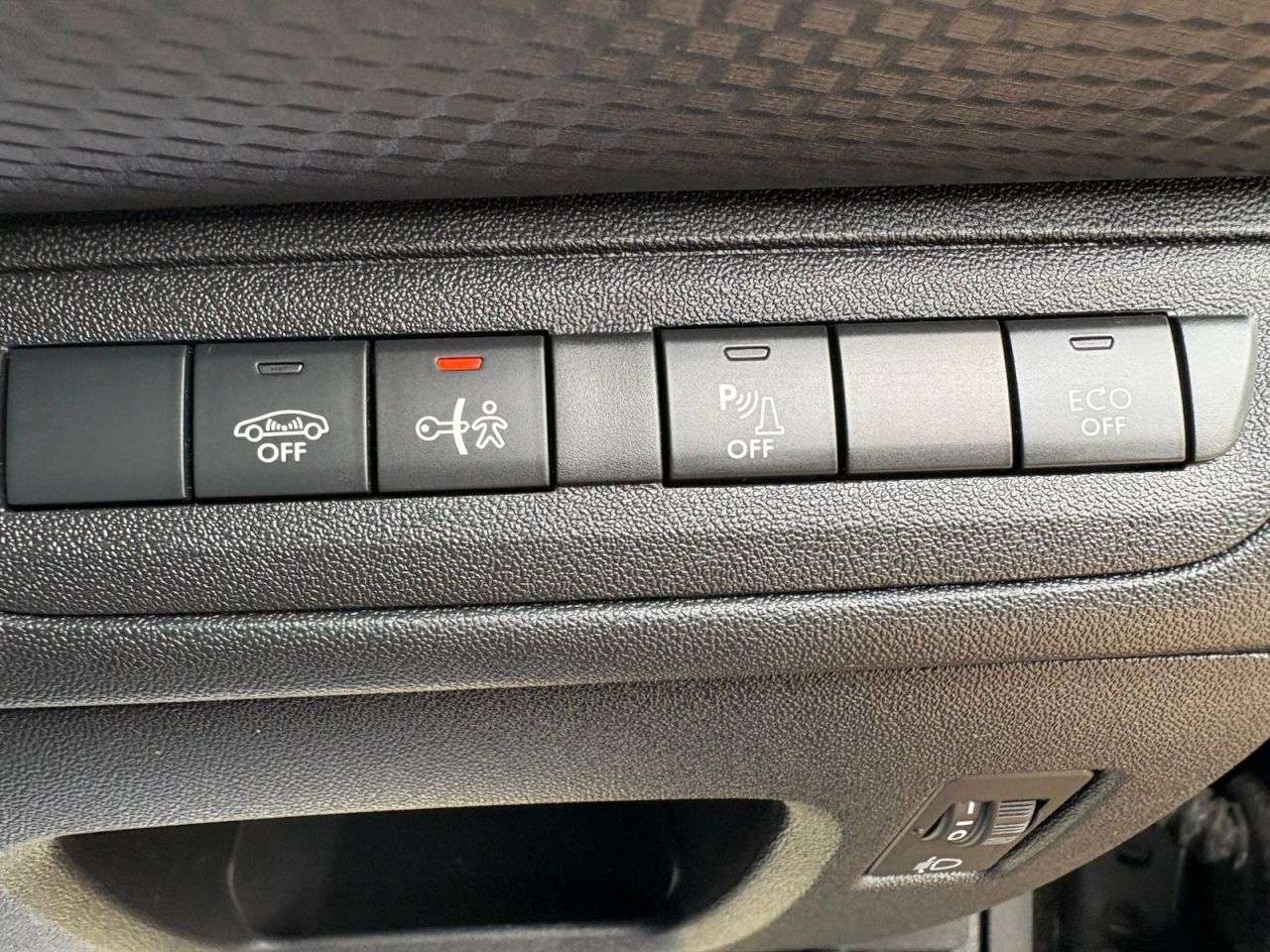 2016 PEUGEOT 2008 2016 PEUGEOT 2008