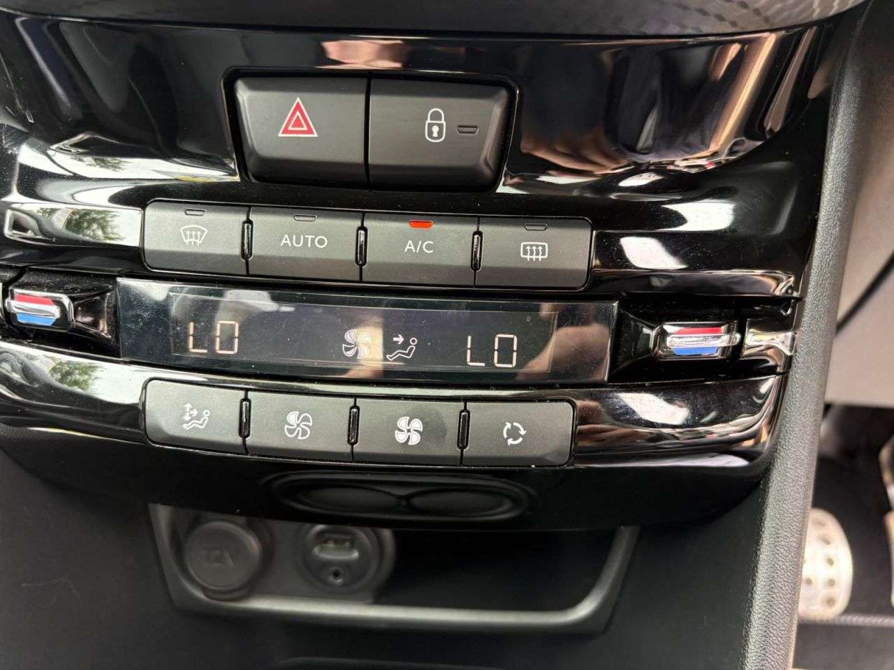 2016 PEUGEOT 2008 2016 PEUGEOT 2008