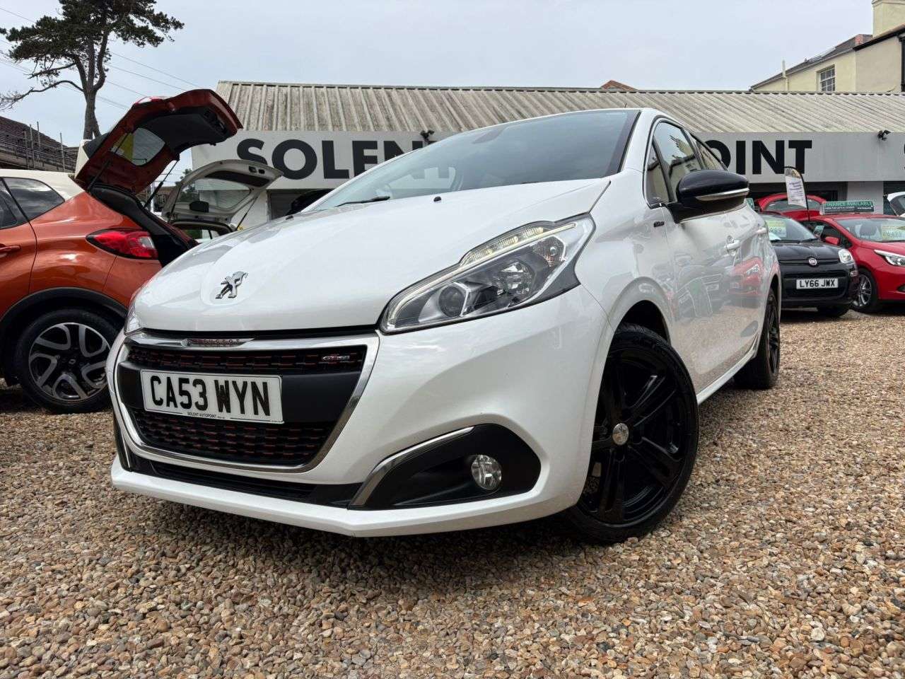 A 2016 PEUGEOT 208 1.6 BlueHDi GT Line Hatchback 5dr Diesel Manual Euro 6 (100 ps) A 2016 PEUGEOT 208 1.6 BlueHDi GT Line Hatchback 5dr Diesel Manual Euro 6 (100 ps)