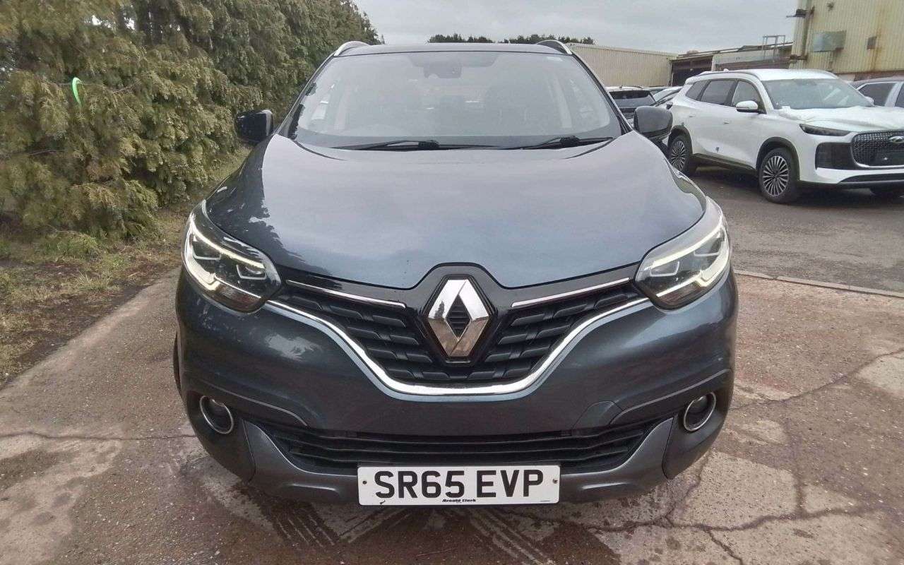 A 2015 RENAULT KADJAR 1.5 dCi Signature Nav SUV 5dr Diesel AUTOMATIC Euro 6 (s/s) (110 ps) A 2015 RENAULT KADJAR 1.5 dCi Signature Nav SUV 5dr Diesel AUTOMATIC Euro 6 (s/s) (110 ps)