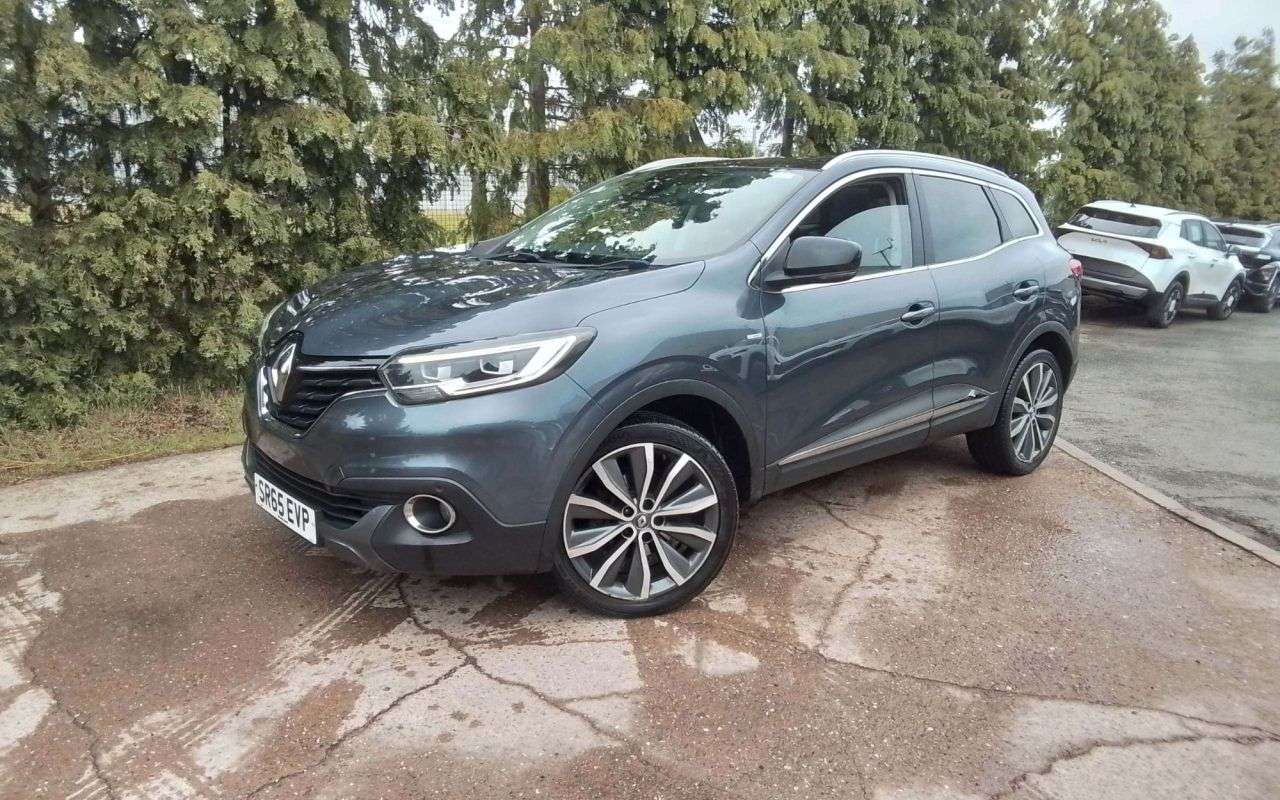 A 2015 RENAULT KADJAR 1.5 dCi Signature Nav SUV 5dr Diesel AUTOMATIC Euro 6 (s/s) (110 ps) A 2015 RENAULT KADJAR 1.5 dCi Signature Nav SUV 5dr Diesel AUTOMATIC Euro 6 (s/s) (110 ps)
