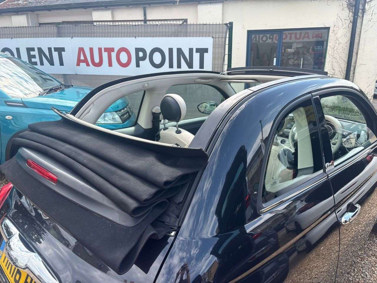 A 2016 FIAT 500C 0.9 TwinAir Lounge Convertible 2dr Petrol Manual Euro 6 (s/s) (105 ps) A 2016 FIAT 500C 0.9 TwinAir Lounge Convertible 2dr Petrol Manual Euro 6 (s/s) (105 ps)