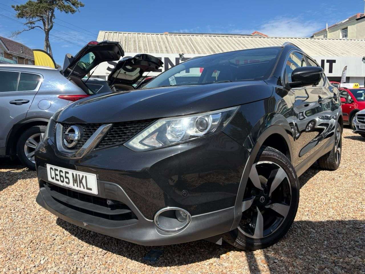 A 2015 NISSAN QASHQAI 1.5 dCi n-tec+ SUV 5dr Diesel Manual 2WD Euro 6 (s/s) (110 ps) A 2015 NISSAN QASHQAI 1.5 dCi n-tec+ SUV 5dr Diesel Manual 2WD Euro 6 (s/s) (110 ps)