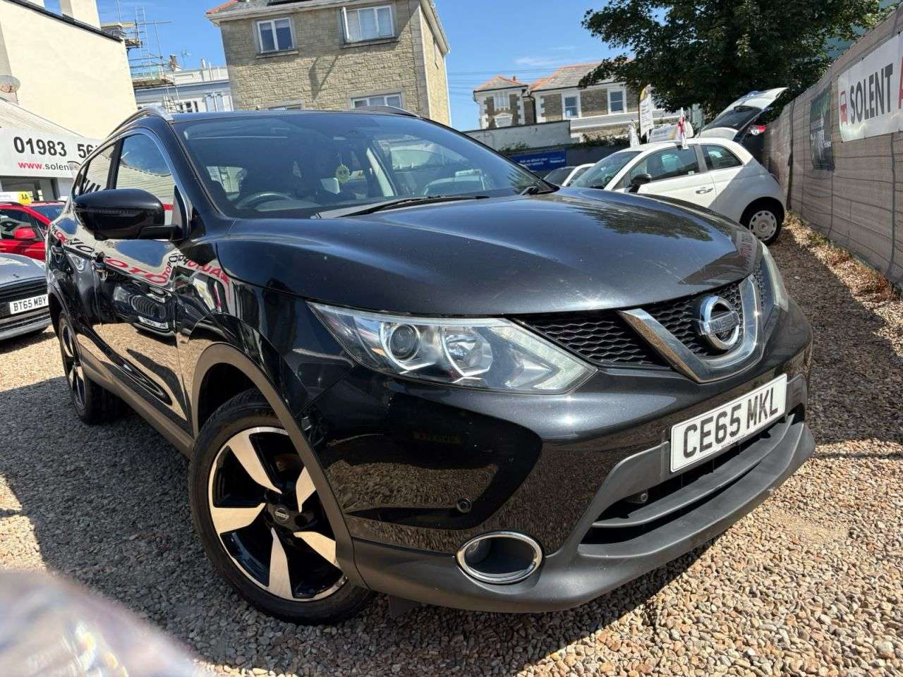 A 2015 NISSAN QASHQAI 1.5 dCi n-tec+ SUV 5dr Diesel Manual 2WD Euro 6 (s/s) (110 ps) A 2015 NISSAN QASHQAI 1.5 dCi n-tec+ SUV 5dr Diesel Manual 2WD Euro 6 (s/s) (110 ps)