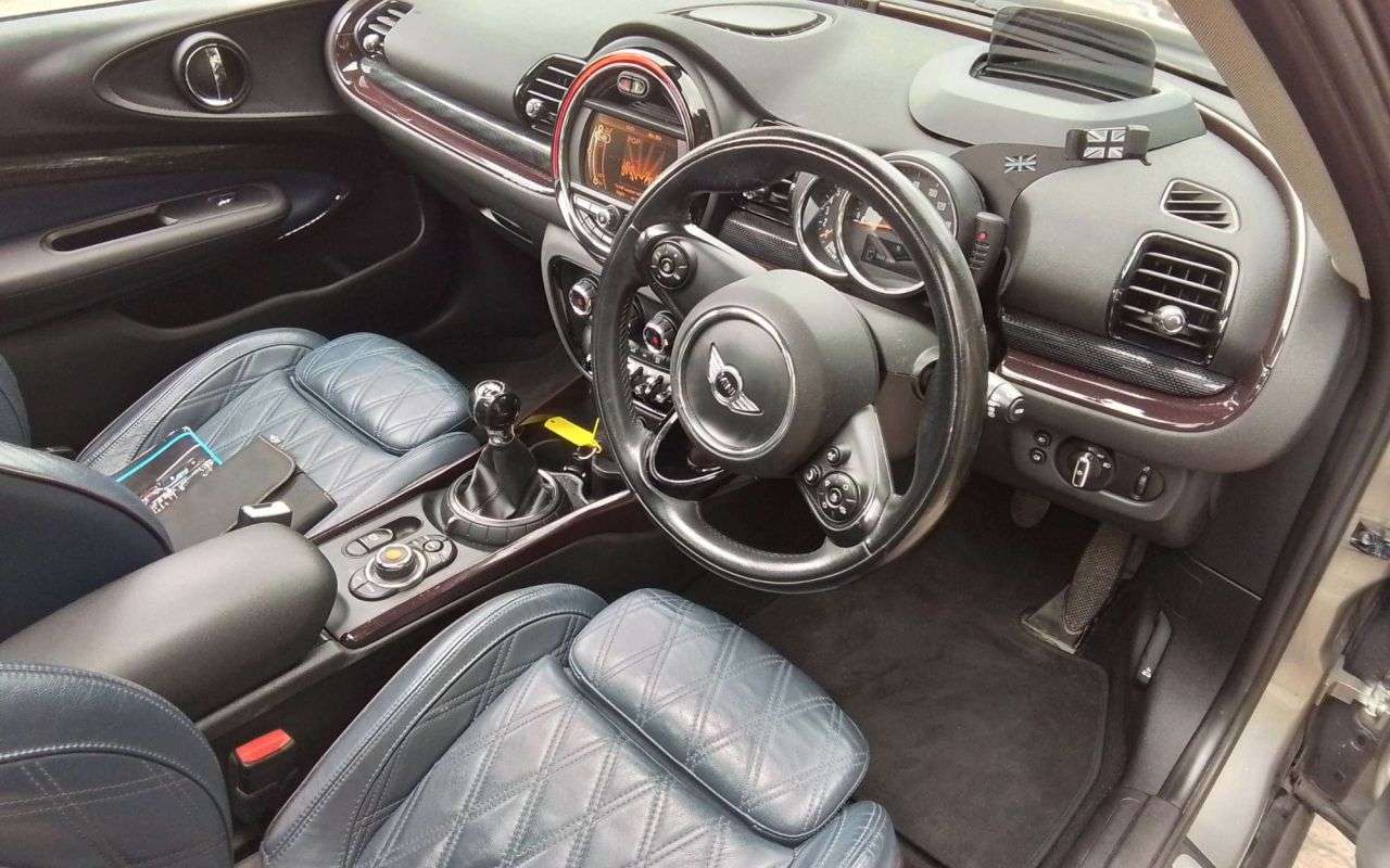 2015 MINI CLUBMAN 2015 MINI CLUBMAN
