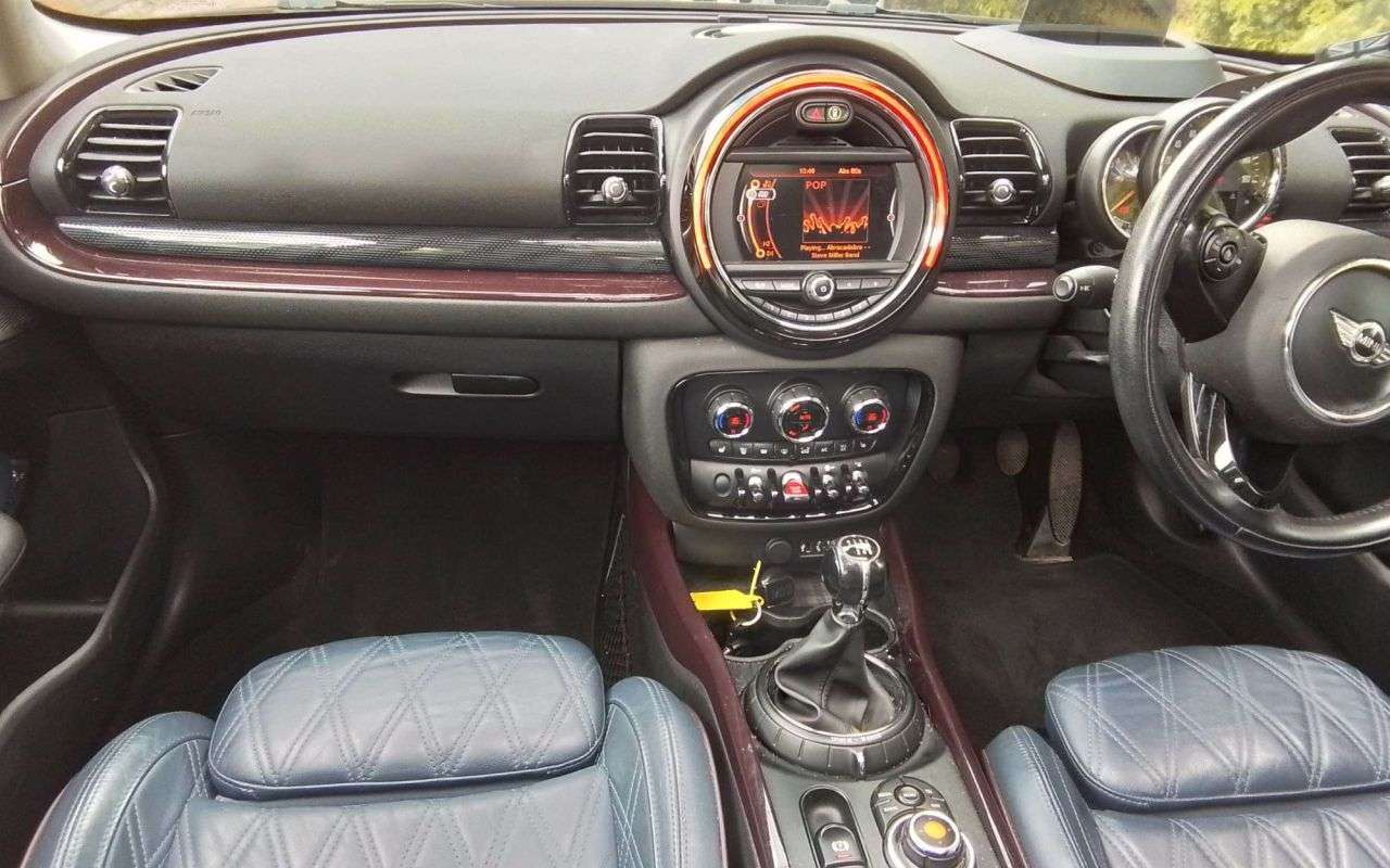 2015 MINI CLUBMAN 2015 MINI CLUBMAN