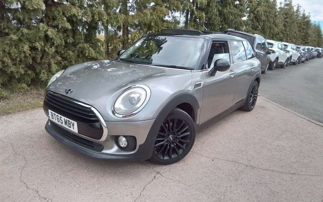 A 2015 MINI CLUBMAN 2.0 Cooper D Estate 6dr Diesel Manual Euro 6 (s/s) (150 ps) A 2015 MINI CLUBMAN 2.0 Cooper D Estate 6dr Diesel Manual Euro 6 (s/s) (150 ps)