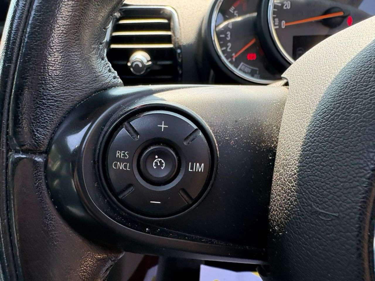 2015 MINI CLUBMAN 2015 MINI CLUBMAN