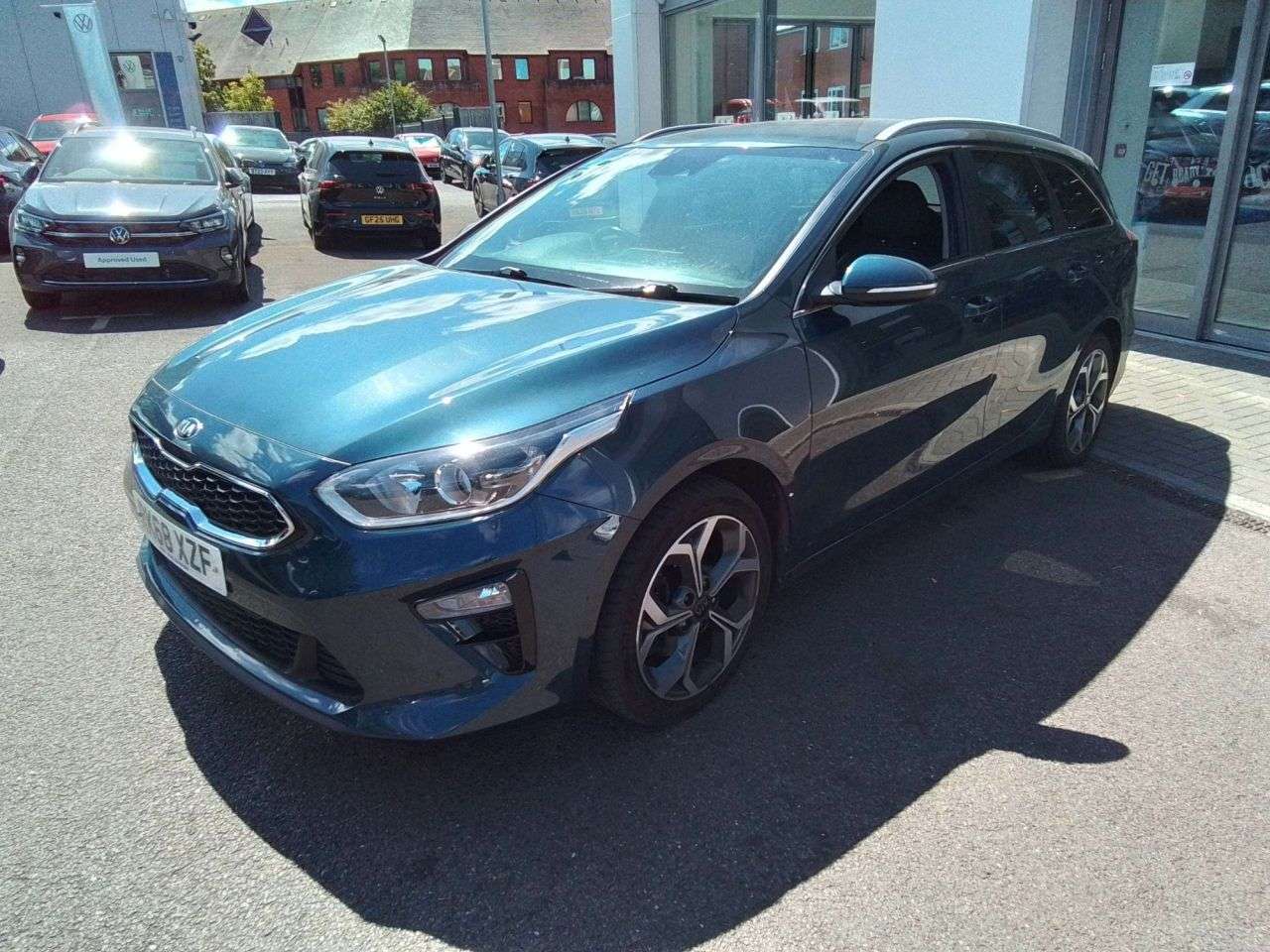 A 2018 KIA CEED 1.6 CRDi 3 Sportswagon 5dr Diesel Manual Euro 6 (s/s) (114 bhp) A 2018 KIA CEED 1.6 CRDi 3 Sportswagon 5dr Diesel Manual Euro 6 (s/s) (114 bhp)