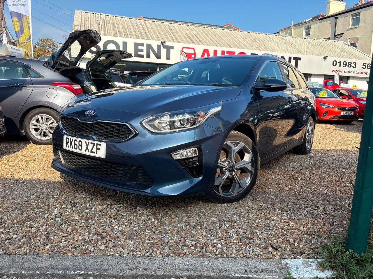 A 2018 KIA CEED 1.6 CRDi 3 Sportswagon 5dr Diesel Manual Euro 6 (s/s) (114 bhp) A 2018 KIA CEED 1.6 CRDi 3 Sportswagon 5dr Diesel Manual Euro 6 (s/s) (114 bhp)