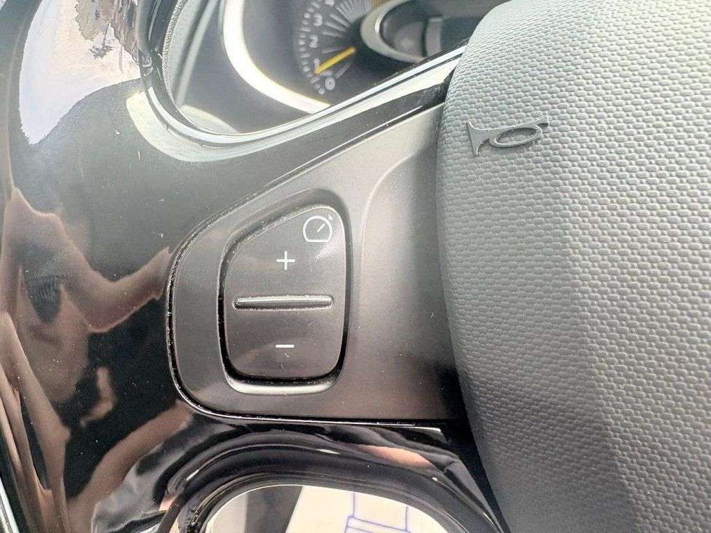 2015 RENAULT CLIO 2015 RENAULT CLIO