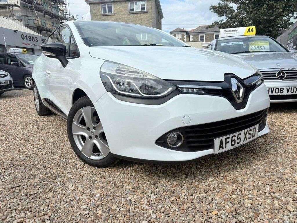 A 2015 RENAULT CLIO 1.2 16V Dynamique Nav Hatchback 5dr Petrol Manual Euro 6 (75 ps) A 2015 RENAULT CLIO 1.2 16V Dynamique Nav Hatchback 5dr Petrol Manual Euro 6 (75 ps)