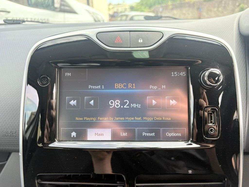 2015 RENAULT CLIO 2015 RENAULT CLIO