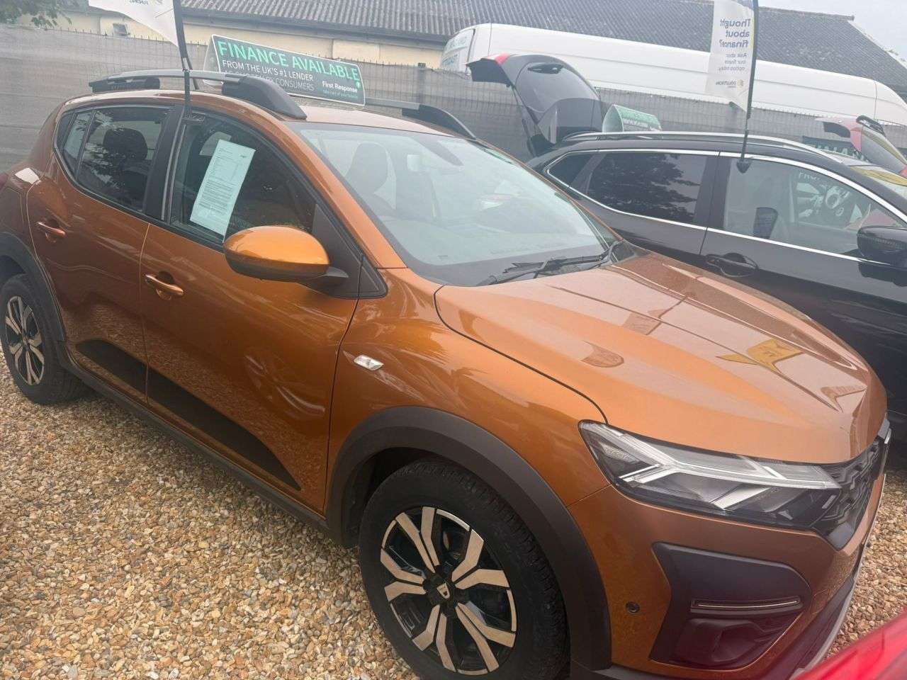 A 2022 DACIA SANDERO STEPWAY 1.0 TCe Prestige Hatchback 5dr Petrol Manual Euro 6 (s/s) (90 ps) A 2022 DACIA SANDERO STEPWAY 1.0 TCe Prestige Hatchback 5dr Petrol Manual Euro 6 (s/s) (90 ps)