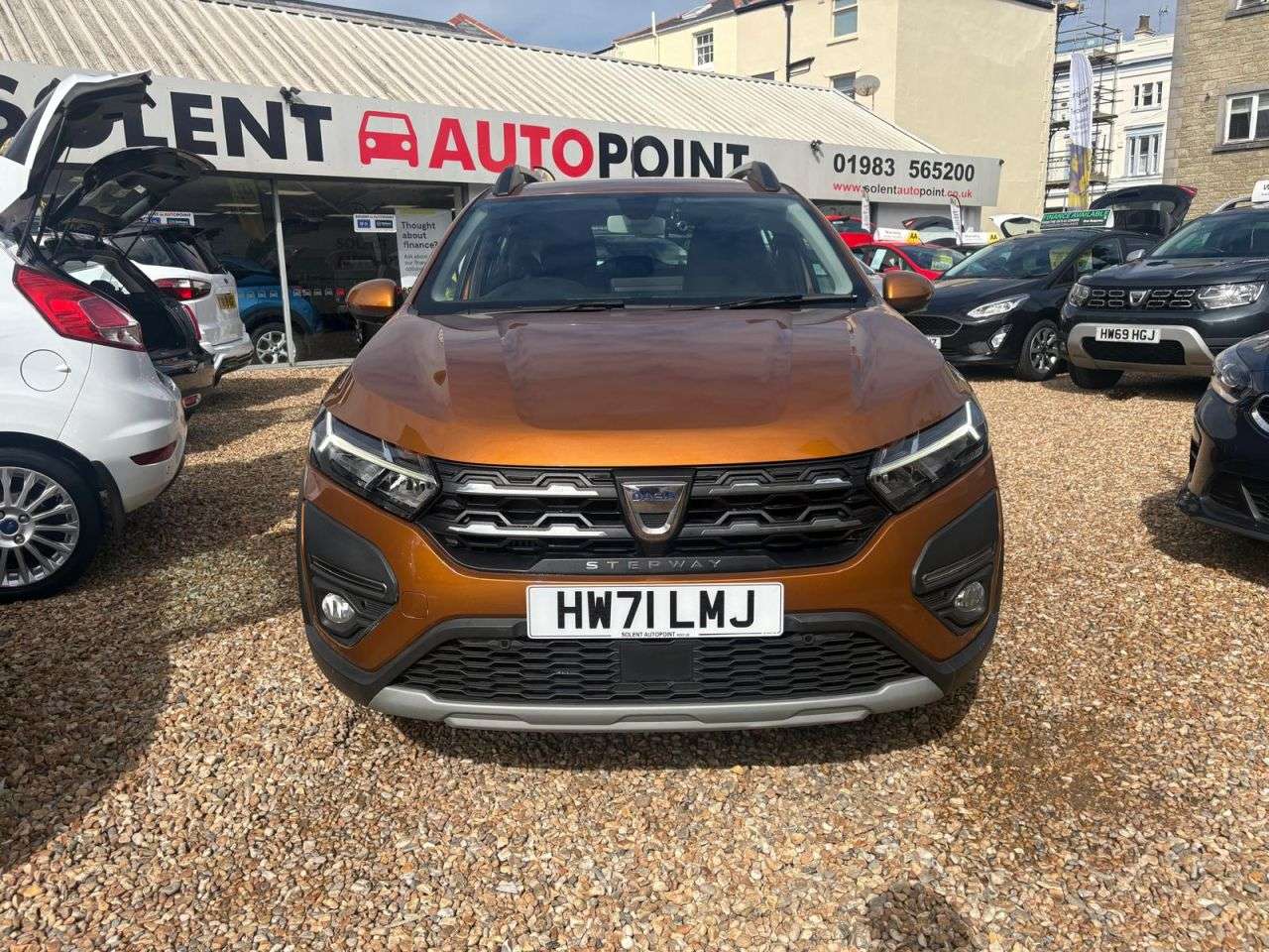 A 2022 DACIA SANDERO STEPWAY 1.0 TCe Prestige Hatchback 5dr Petrol Manual Euro 6 (s/s) (90 ps) A 2022 DACIA SANDERO STEPWAY 1.0 TCe Prestige Hatchback 5dr Petrol Manual Euro 6 (s/s) (90 ps)