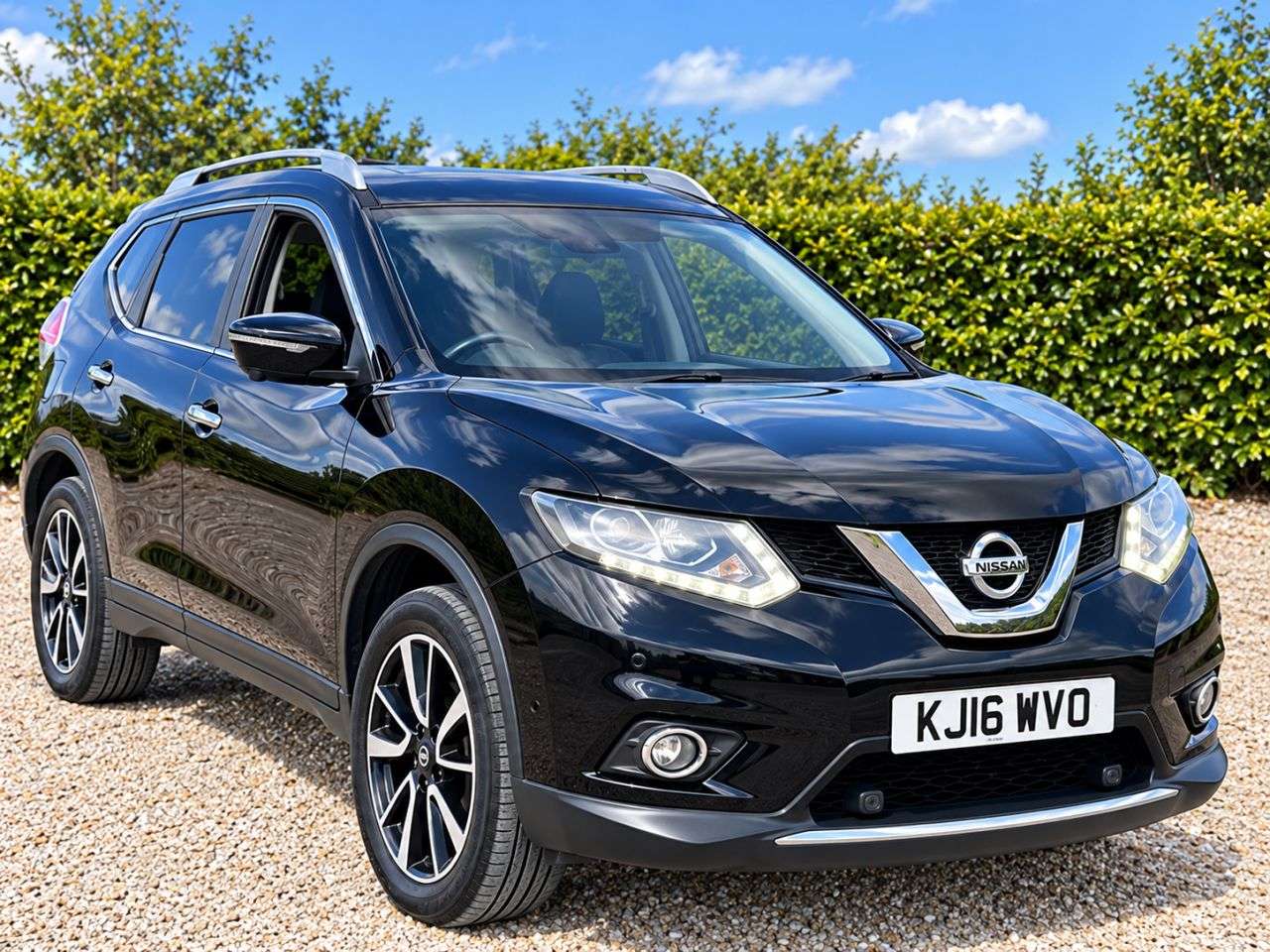 A 2016 NISSAN X-TRAIL 1.6 dCi n-tec SUV 5dr Diesel Manual 4WD Euro 6 (s/s) (130 ps) A 2016 NISSAN X-TRAIL 1.6 dCi n-tec SUV 5dr Diesel Manual 4WD Euro 6 (s/s) (130 ps)