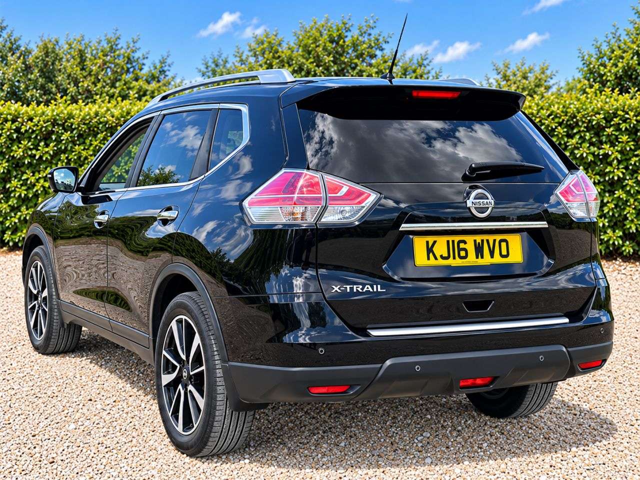 A 2016 NISSAN X-TRAIL 1.6 dCi n-tec SUV 5dr Diesel Manual 4WD Euro 6 (s/s) (130 ps) A 2016 NISSAN X-TRAIL 1.6 dCi n-tec SUV 5dr Diesel Manual 4WD Euro 6 (s/s) (130 ps)