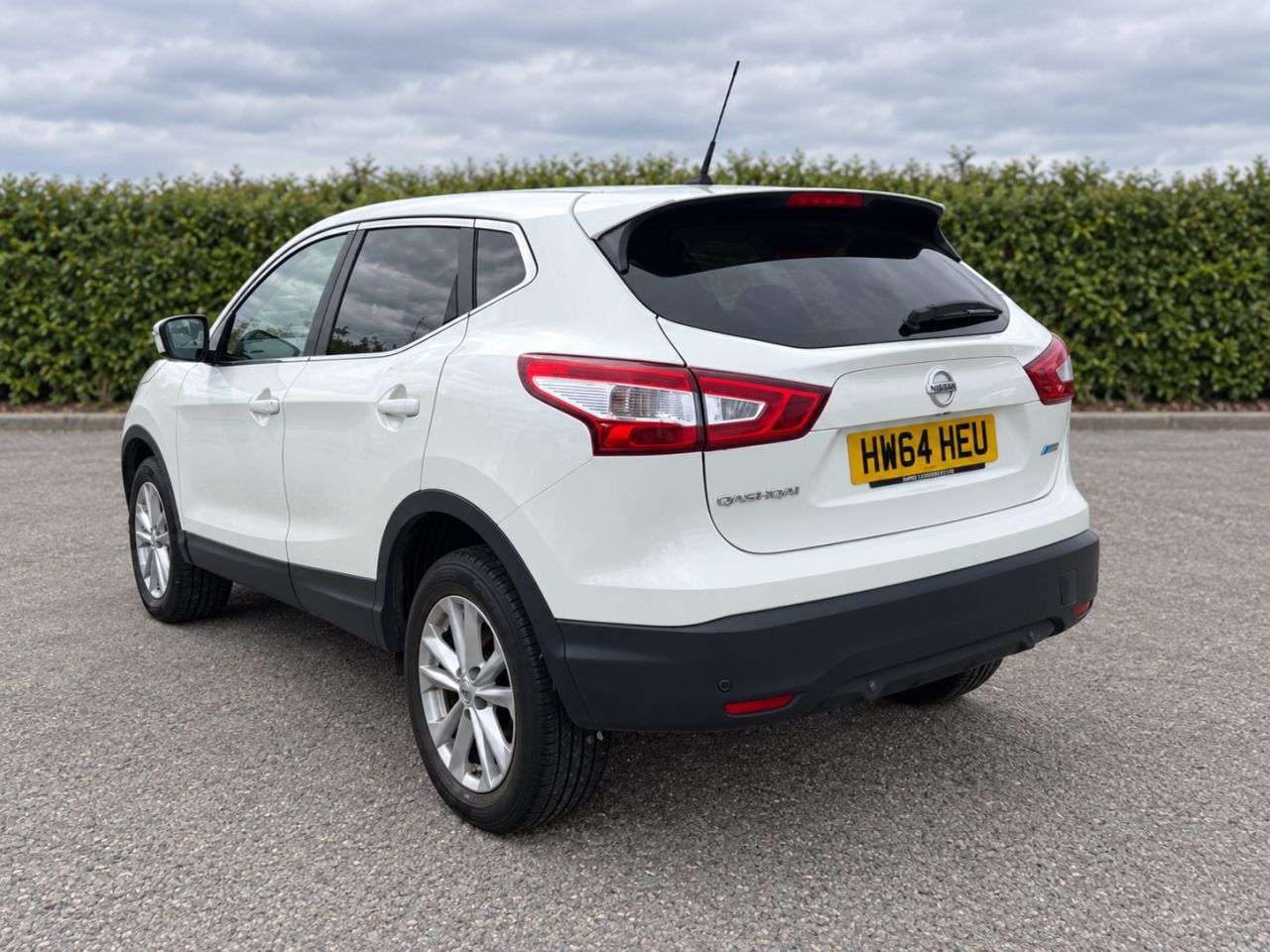 A 2014 NISSAN QASHQAI 1.5 dCi Acenta Premium SUV 5dr Diesel Manual 2WD Euro 5 (s/s) (110 ps) A 2014 NISSAN QASHQAI 1.5 dCi Acenta Premium SUV 5dr Diesel Manual 2WD Euro 5 (s/s) (110 ps)