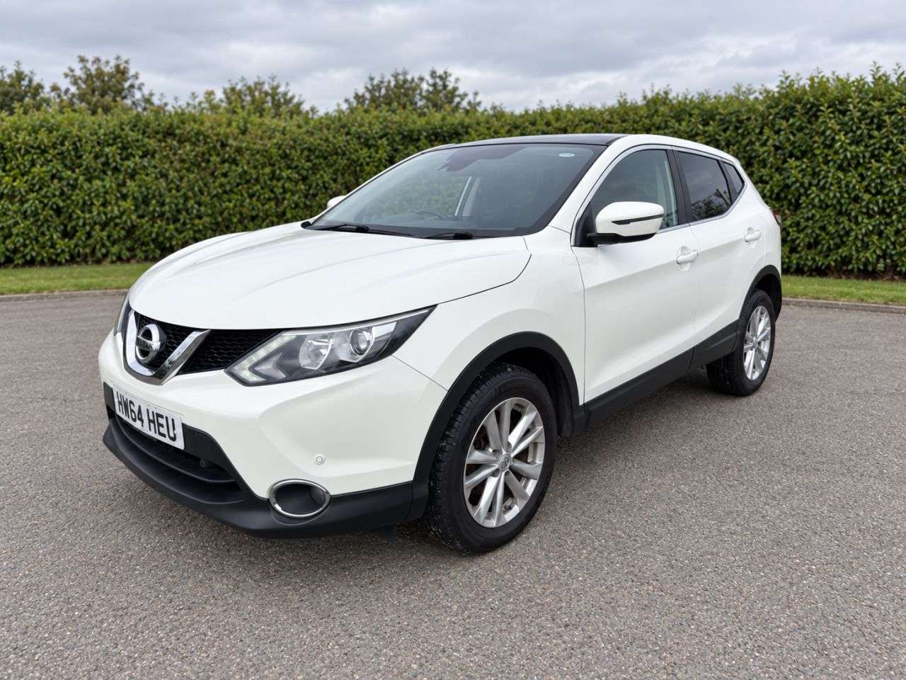 A 2014 NISSAN QASHQAI 1.5 dCi Acenta Premium SUV 5dr Diesel Manual 2WD Euro 5 (s/s) (110 ps) A 2014 NISSAN QASHQAI 1.5 dCi Acenta Premium SUV 5dr Diesel Manual 2WD Euro 5 (s/s) (110 ps)