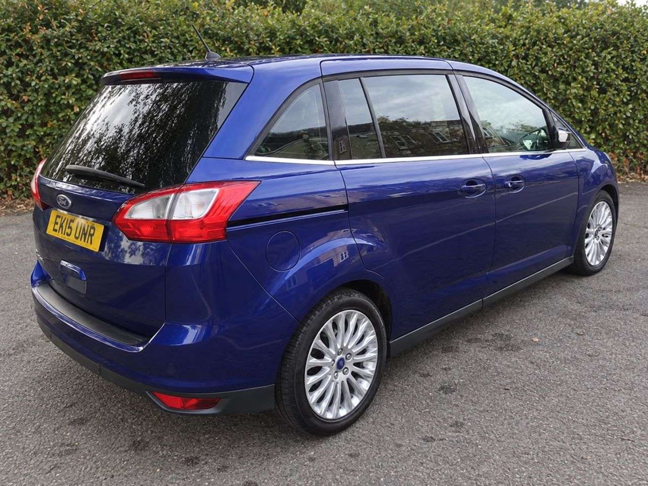 A 2015 FORD GRAND C-MAX 1.6 TDCi Titanium MPV 5dr Diesel Manual Euro 5 7 Seater (115 ps) A 2015 FORD GRAND C-MAX 1.6 TDCi Titanium MPV 5dr Diesel Manual Euro 5 7 Seater (115 ps)
