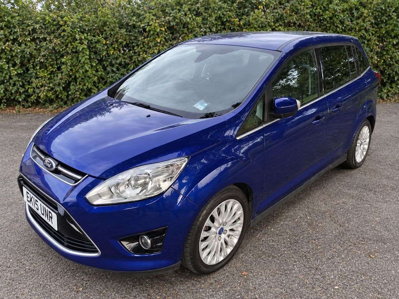 A 2015 FORD GRAND C-MAX 1.6 TDCi Titanium MPV 5dr Diesel Manual Euro 5 7 Seater (115 ps) A 2015 FORD GRAND C-MAX 1.6 TDCi Titanium MPV 5dr Diesel Manual Euro 5 7 Seater (115 ps)