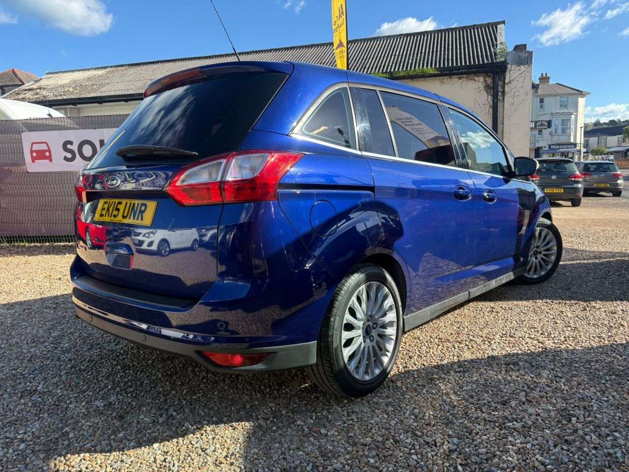 A 2015 FORD GRAND C-MAX 1.6 TDCi Titanium MPV 5dr Diesel Manual Euro 5 7 Seater (115 ps) A 2015 FORD GRAND C-MAX 1.6 TDCi Titanium MPV 5dr Diesel Manual Euro 5 7 Seater (115 ps)