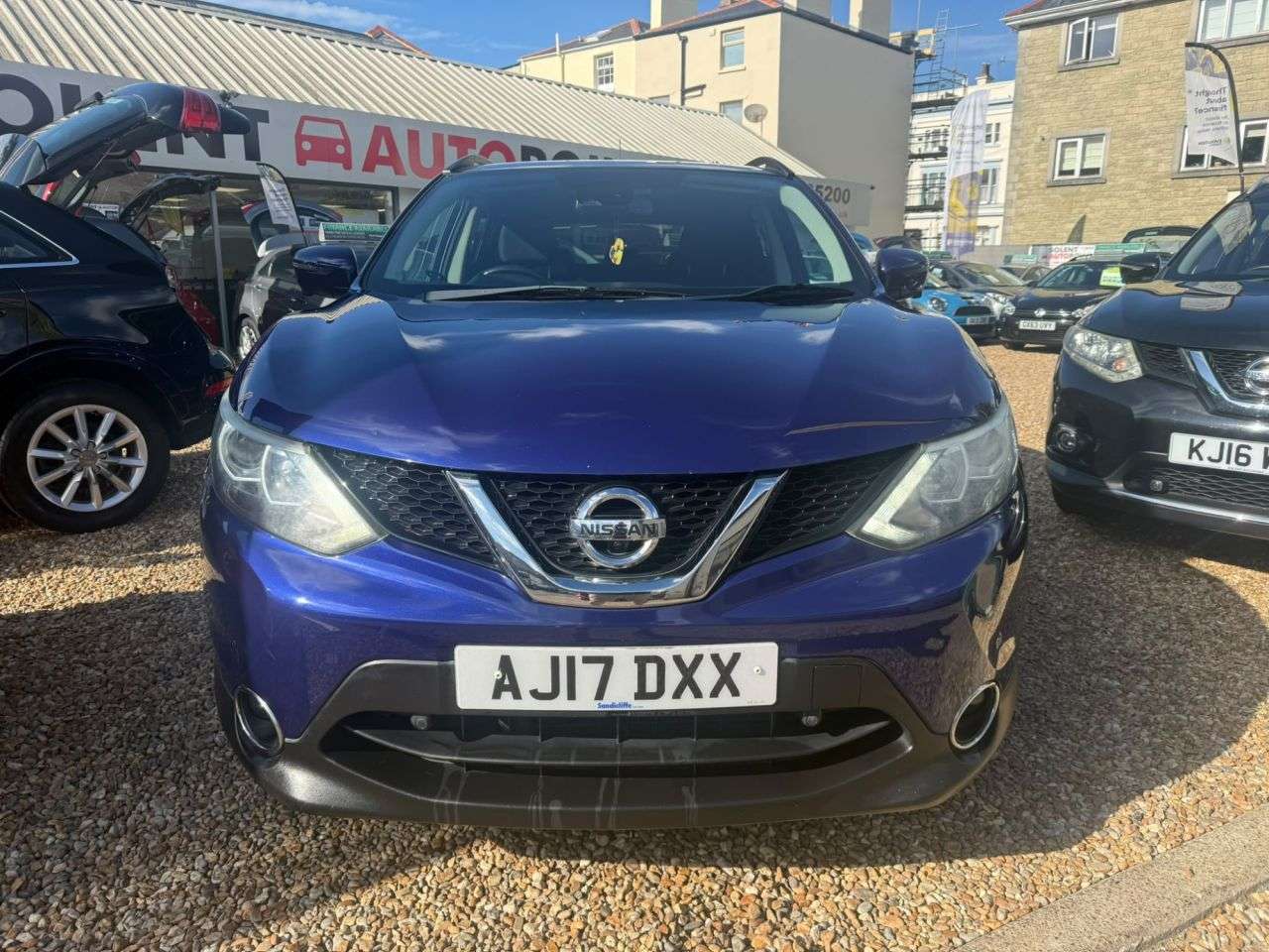 A 2017 NISSAN QASHQAI 1.5 dCi N-Connecta SUV 5dr Diesel Manual 2WD Euro 6 (s/s) (110 ps) A 2017 NISSAN QASHQAI 1.5 dCi N-Connecta SUV 5dr Diesel Manual 2WD Euro 6 (s/s) (110 ps)