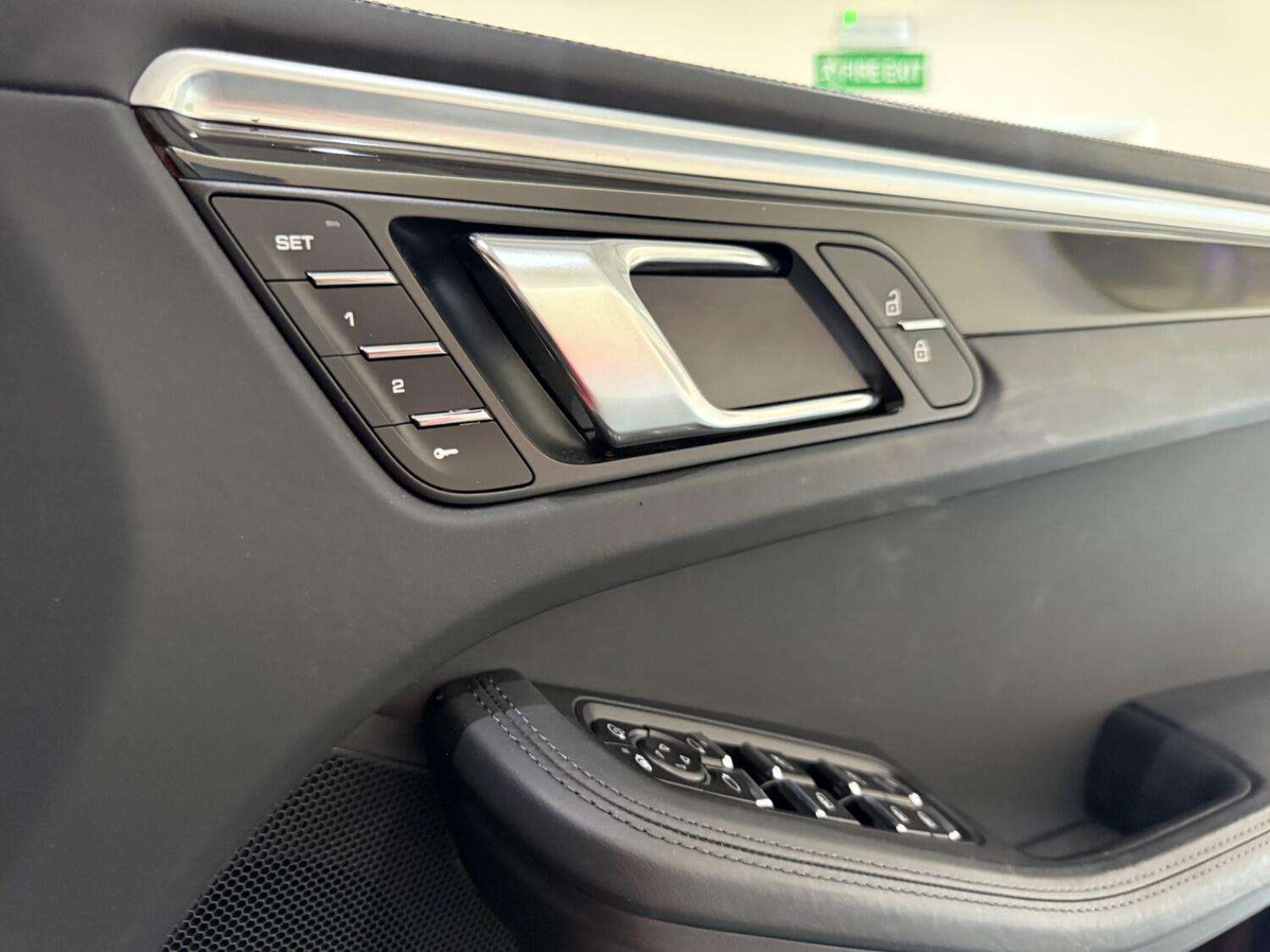 2021 PORSCHE MACAN 2021 PORSCHE MACAN