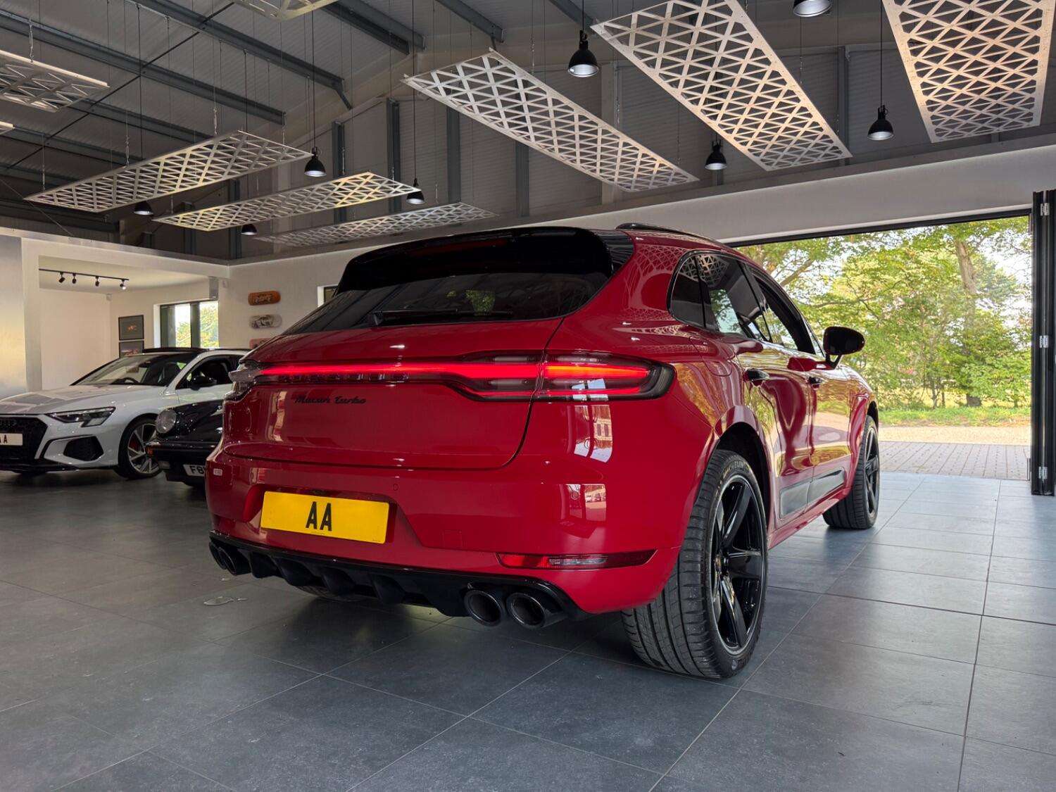 2021 PORSCHE MACAN 2021 PORSCHE MACAN