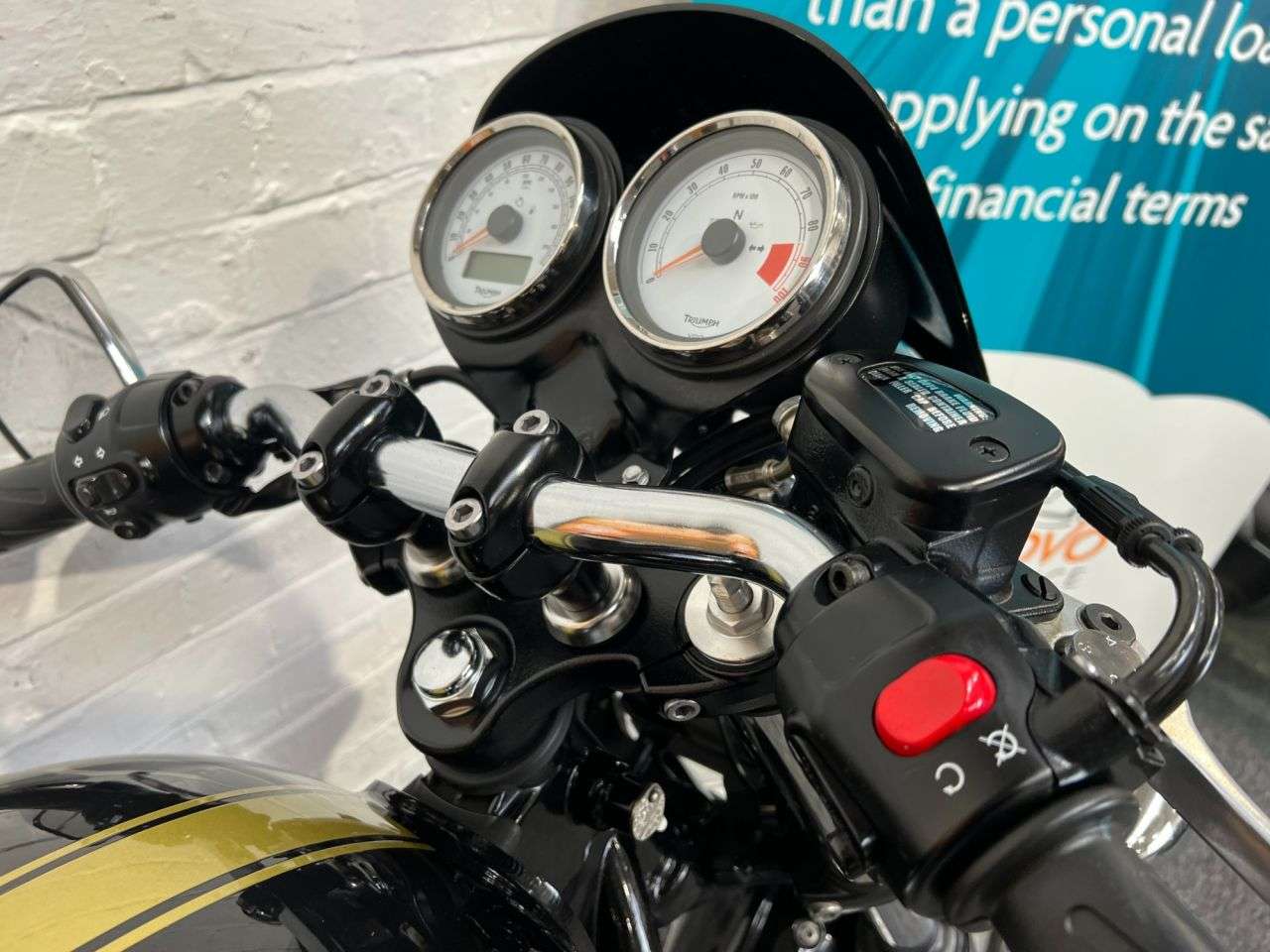 2016 TRIUMPH THRUXTON 2016 TRIUMPH THRUXTON