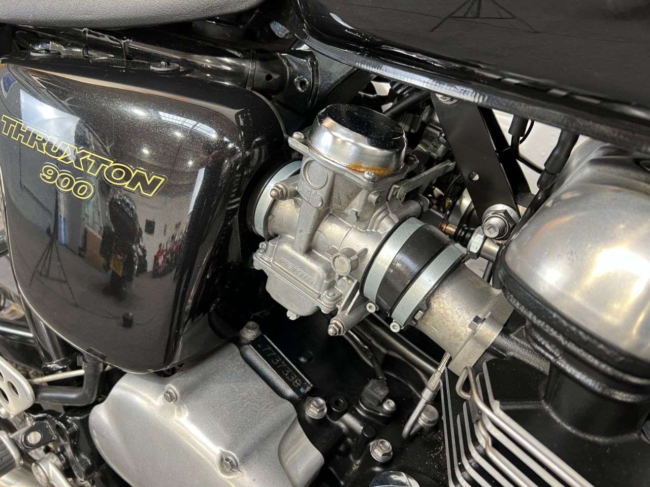 2016 TRIUMPH THRUXTON 2016 TRIUMPH THRUXTON