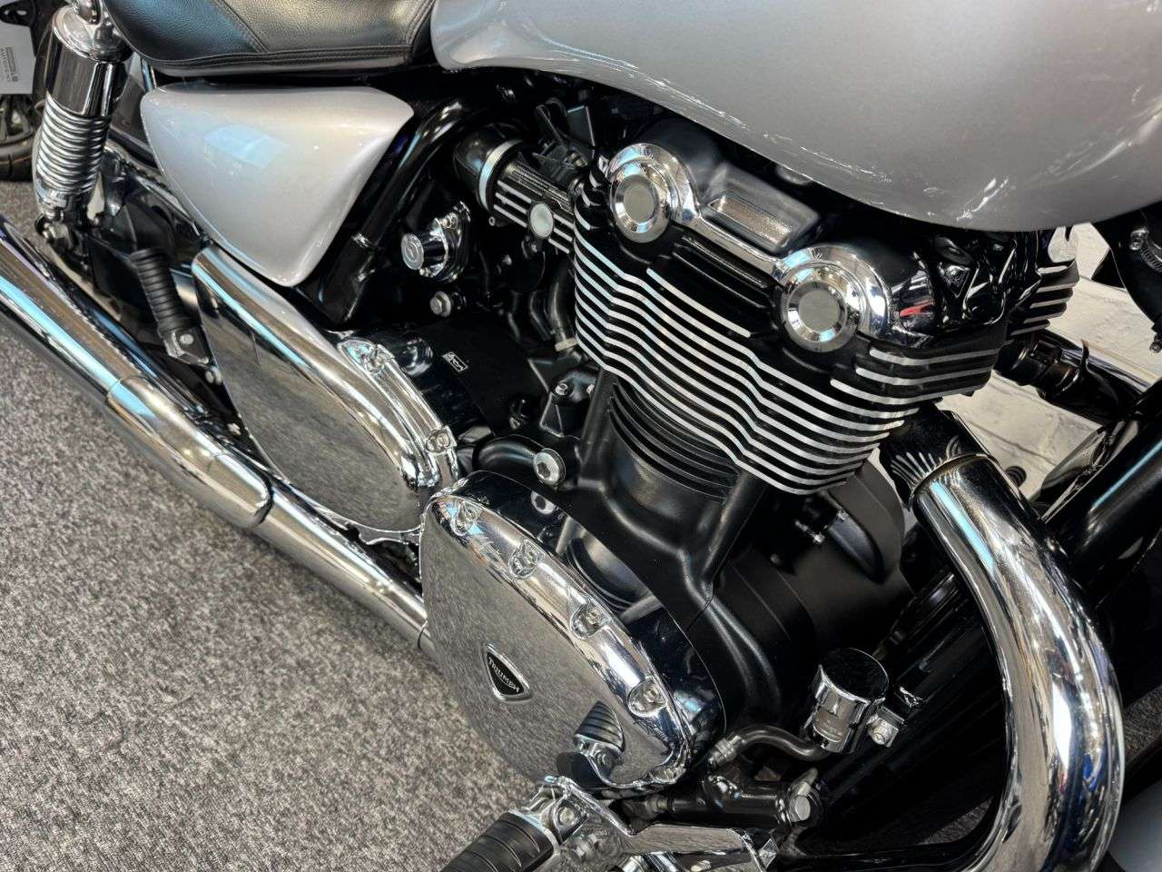 2009 TRIUMPH THUNDERBIRD 1600 2009 TRIUMPH THUNDERBIRD 1600