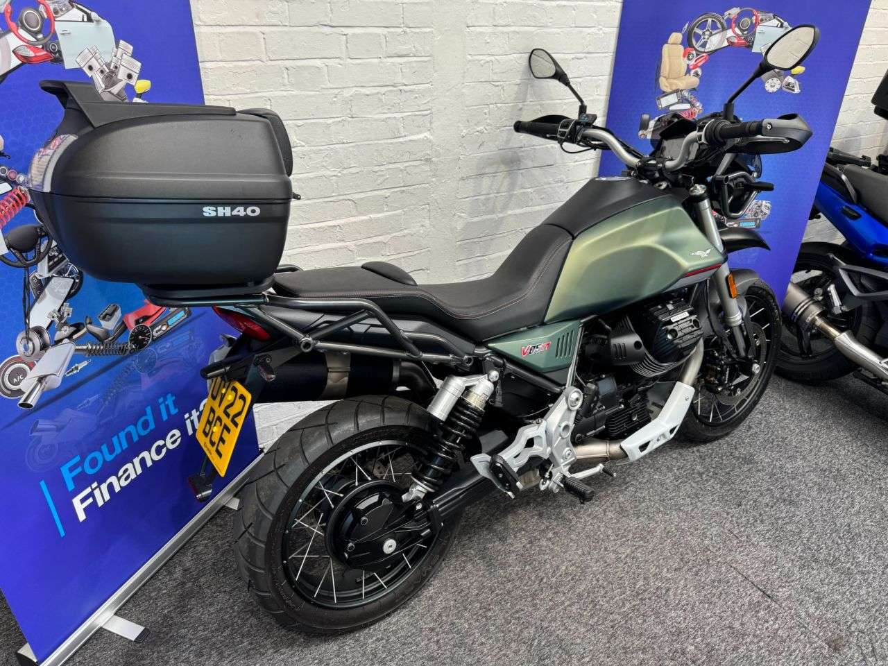 2022 MOTO GUZZI V85 2022 MOTO GUZZI V85