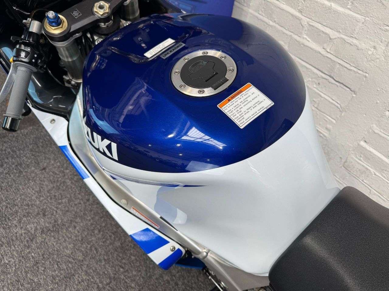 2000 SUZUKI GSX-R750 2000 SUZUKI GSX-R750