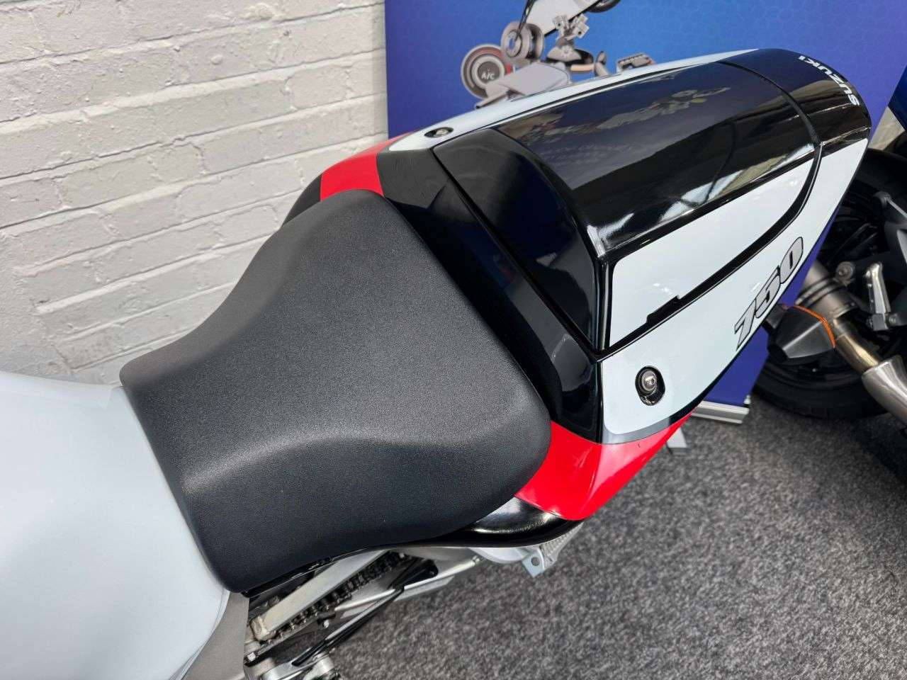 2000 SUZUKI GSX-R750 2000 SUZUKI GSX-R750