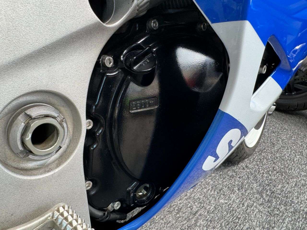 2000 SUZUKI GSX-R750 2000 SUZUKI GSX-R750