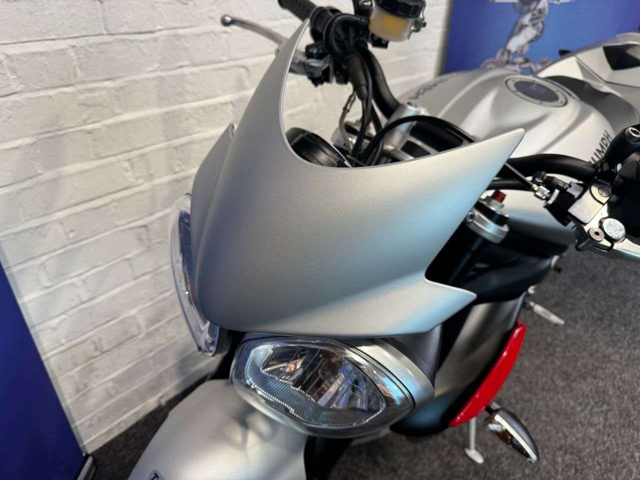 2015 TRIUMPH STREET TRIPLE 675 2015 TRIUMPH STREET TRIPLE 675