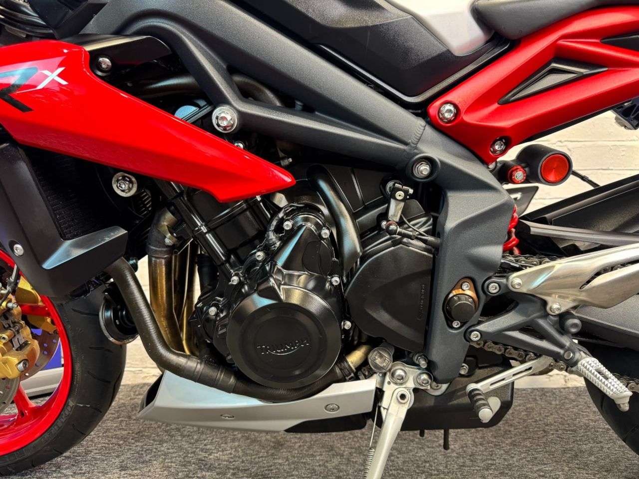 2015 TRIUMPH STREET TRIPLE 675 2015 TRIUMPH STREET TRIPLE 675