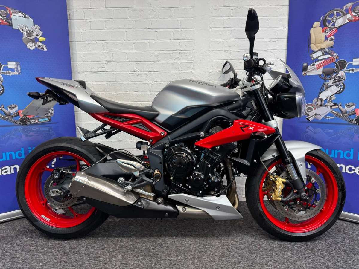 Check out this Triumph Street Triple 675 2015 Petrol Manual